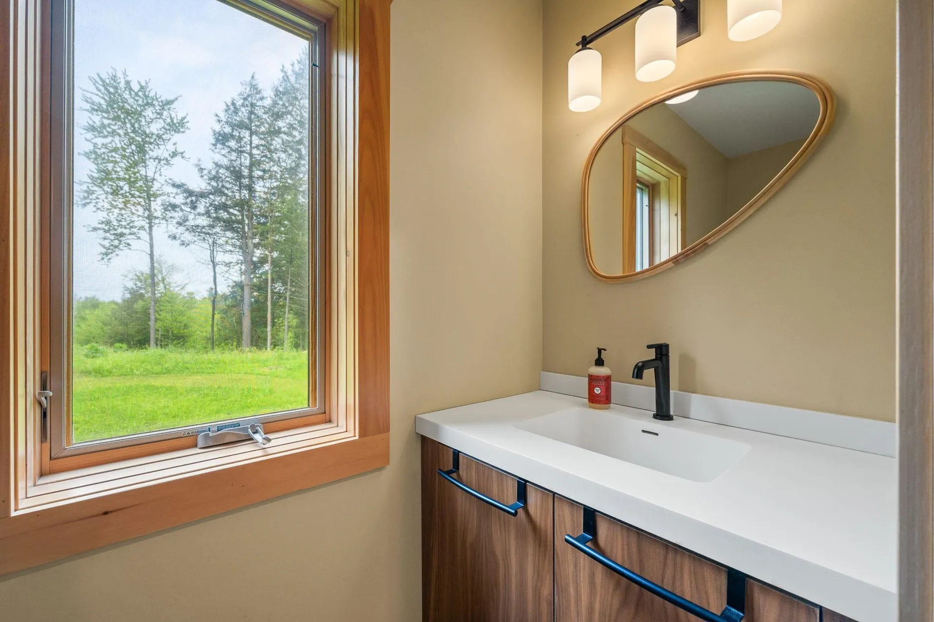 27 Hanley Lane Essex VT 05452