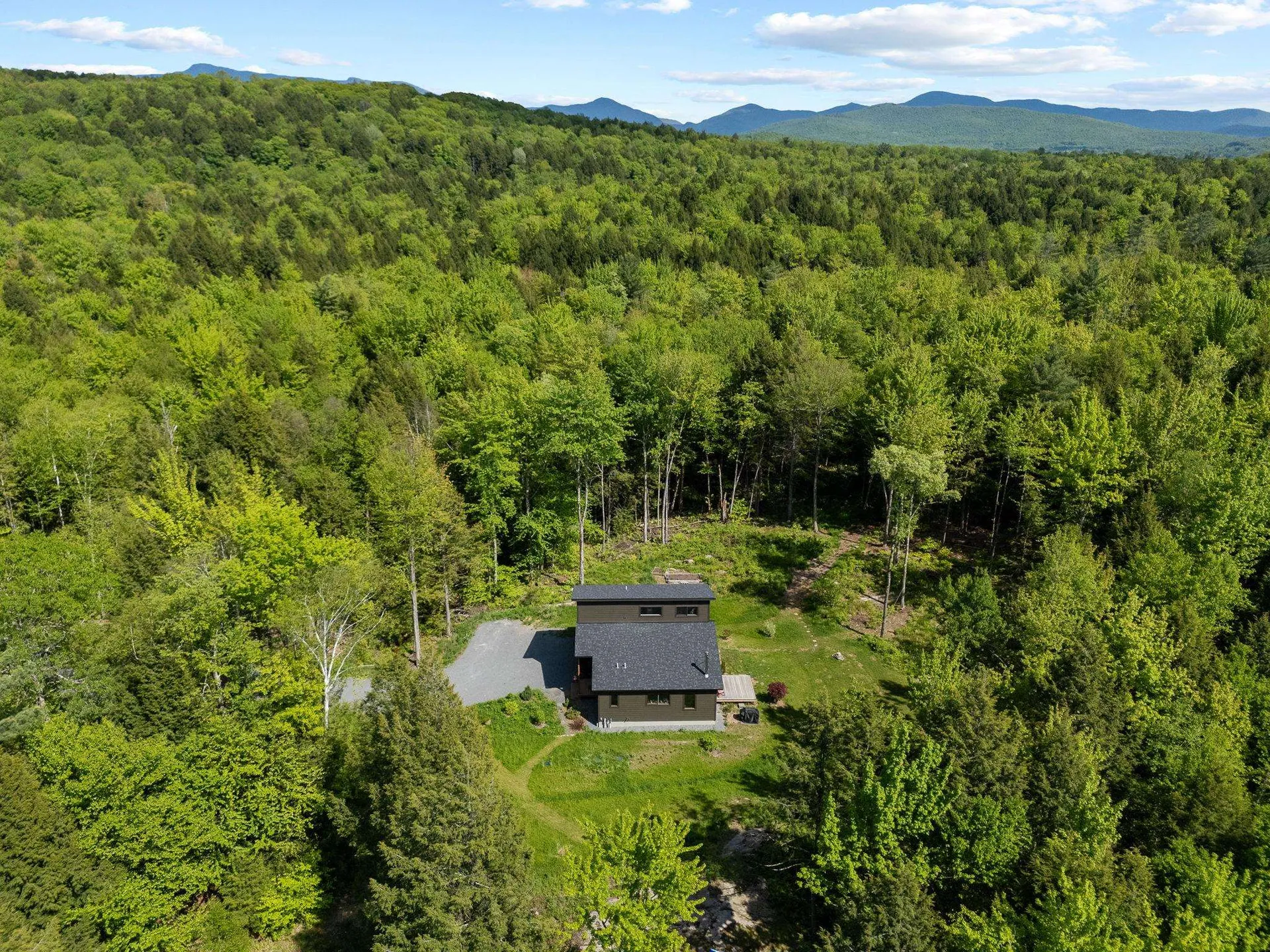 27 Hanley Lane Essex VT 05452