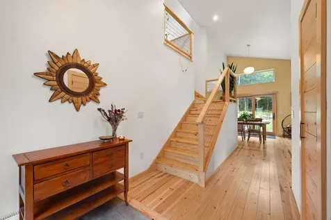 27 Hanley Lane Essex VT 05452