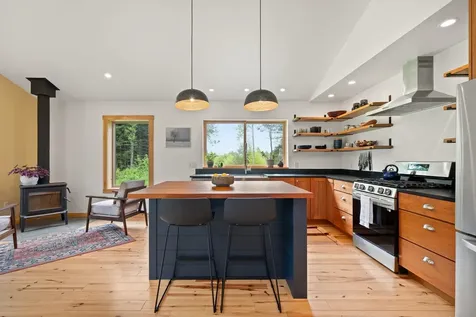 27 Hanley Lane Essex VT 05452