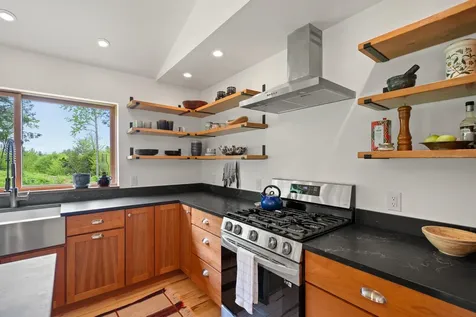 27 Hanley Lane Essex VT 05452