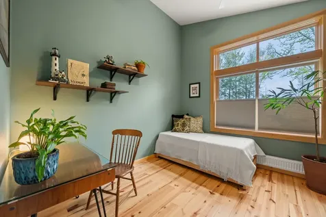 27 Hanley Lane Essex VT 05452