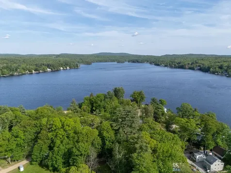 94 Lake Shore Drive Northwood NH 03261