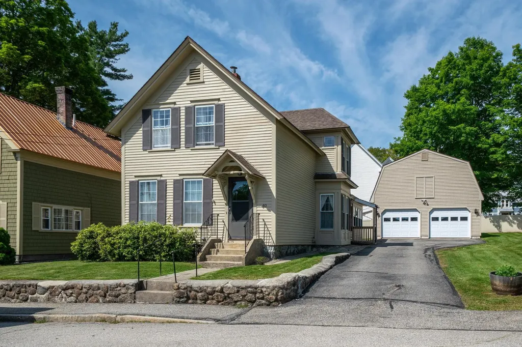 40 Central Street Hillsborough NH 03244