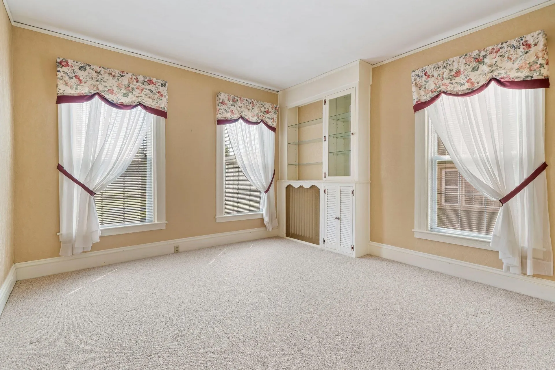 40 Central Street Hillsborough NH 03244