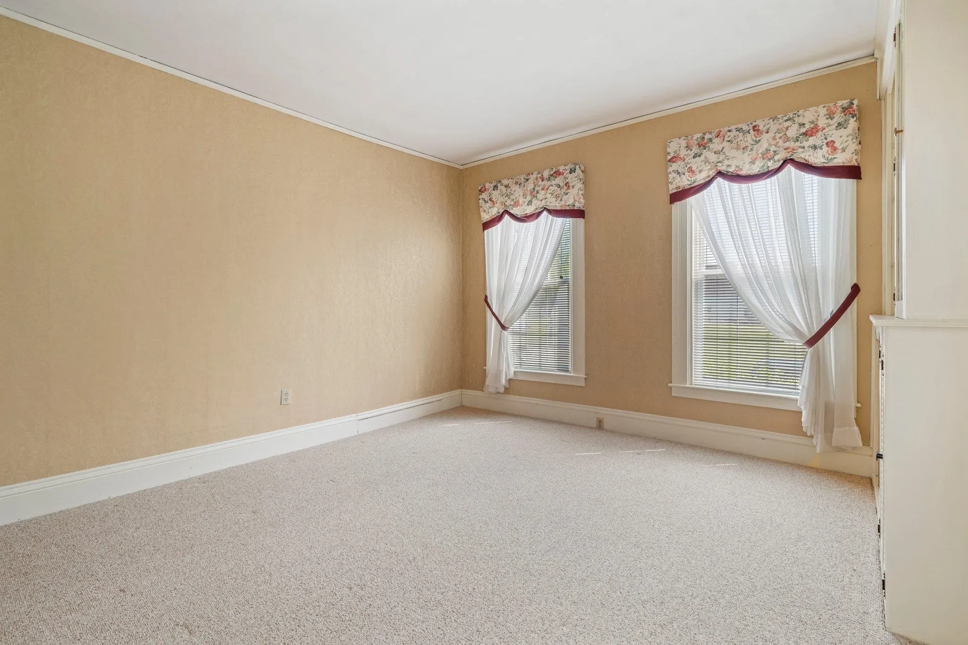 40 Central Street Hillsborough NH 03244