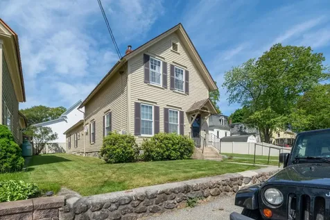 40 Central Street Hillsborough NH 03244