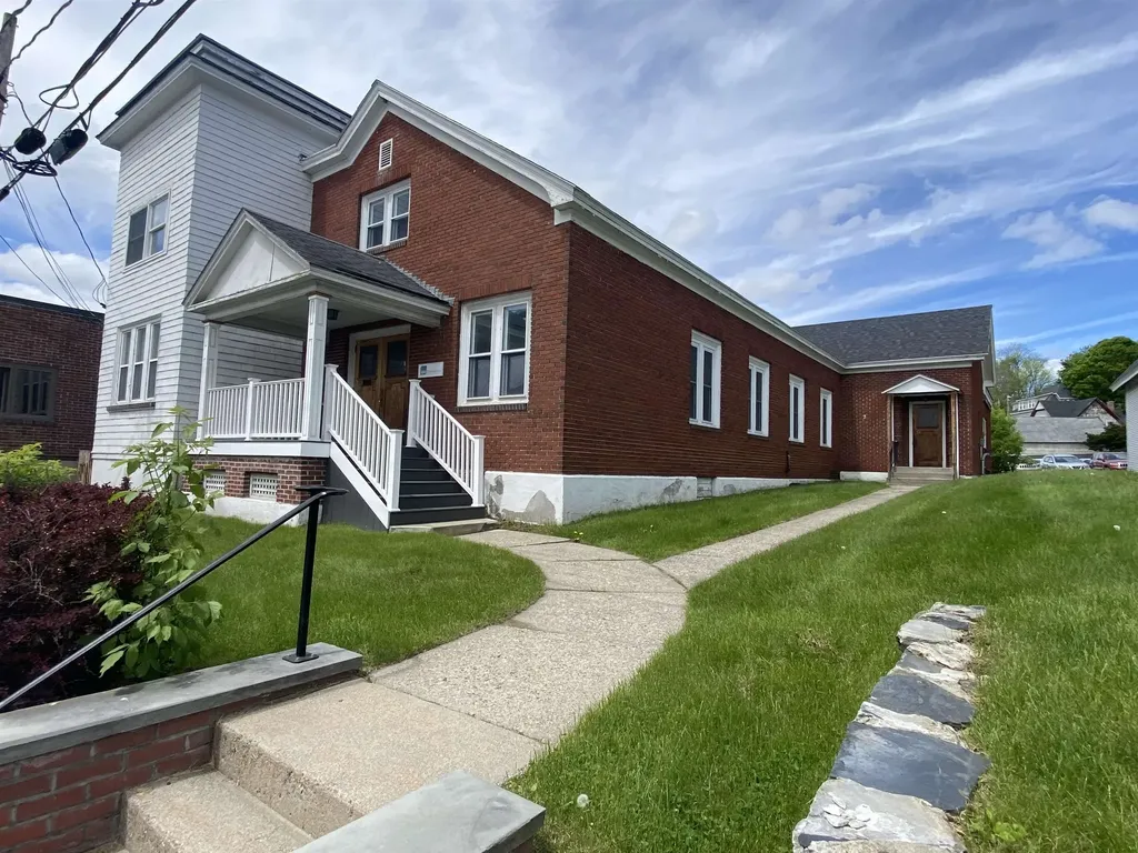 11 Pleasant Street Littleton NH 03561