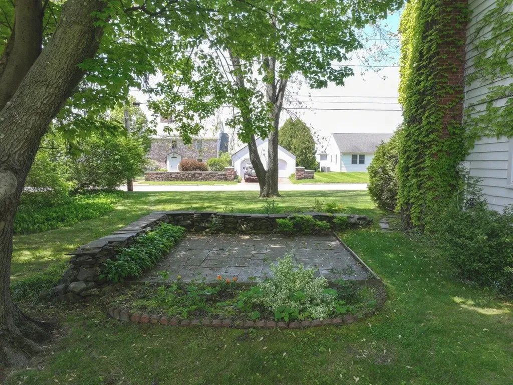 162 Crescent Road Burlington VT 05401