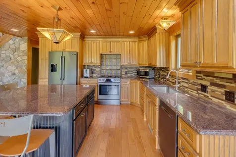 60 Stinson Road Plymouth NH 03264