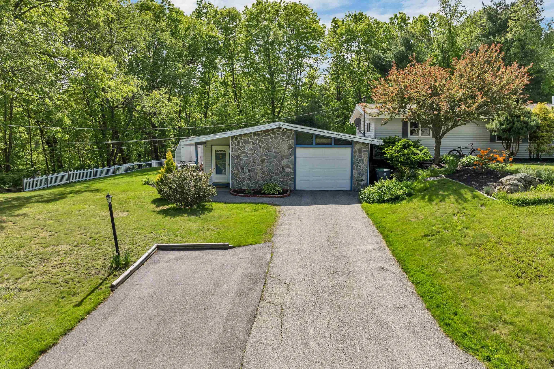 4 Johns Drive Hooksett NH 03106