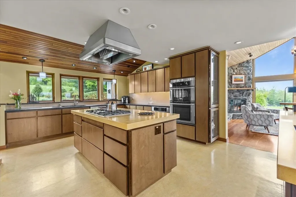 83 Dewey Farm Road Stowe VT 05672