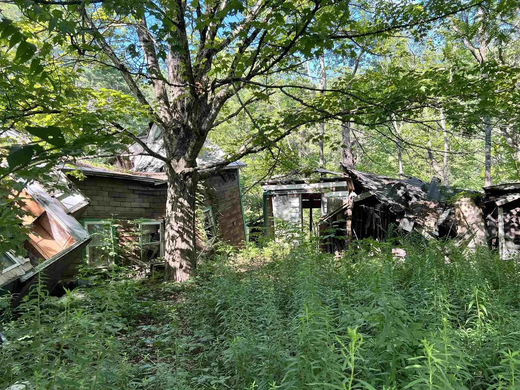 674 Vt Route 12 Hartland VT 05048