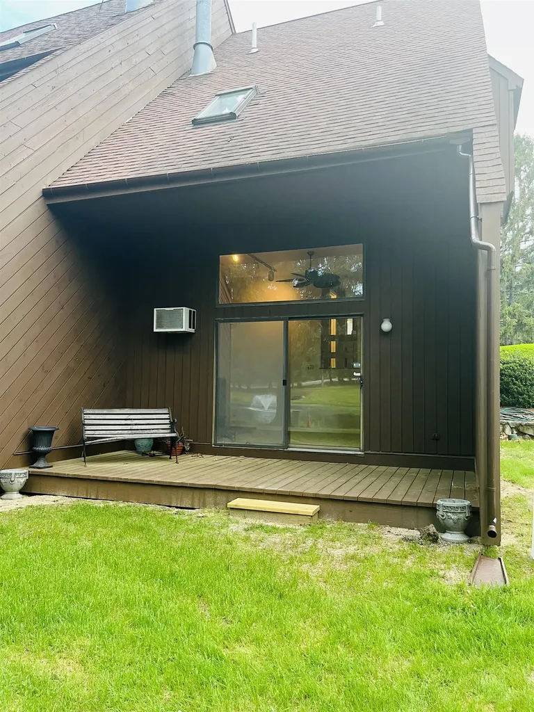 50 Spring Cove Road Nashua NH 03062