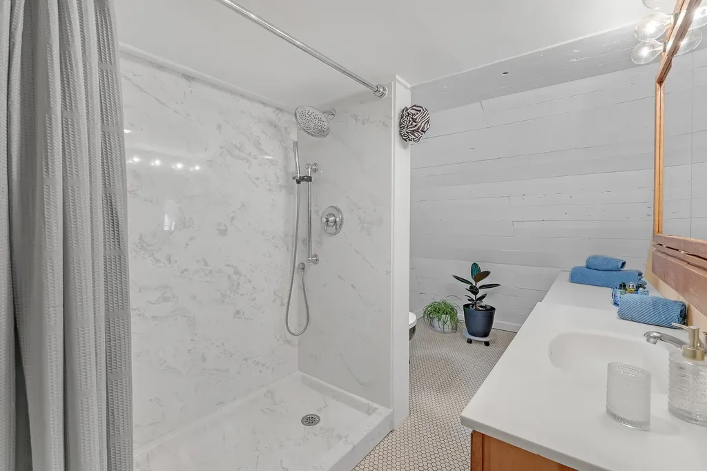 904 Moscow Road Stowe VT 05672