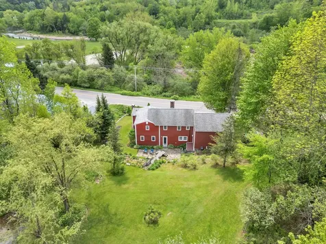 904 Moscow Road Stowe VT 05672