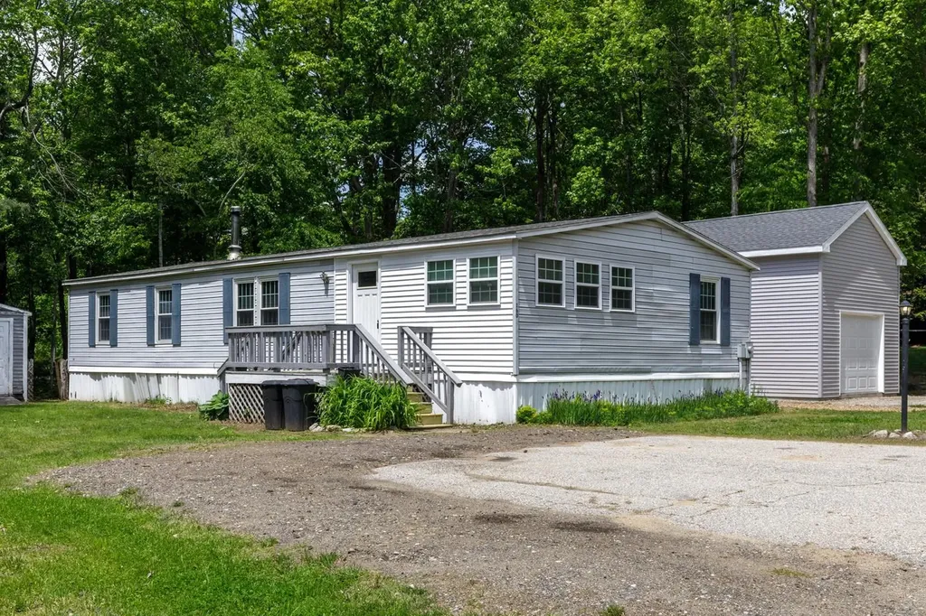 160 Redwood Drive Loudon NH 03307