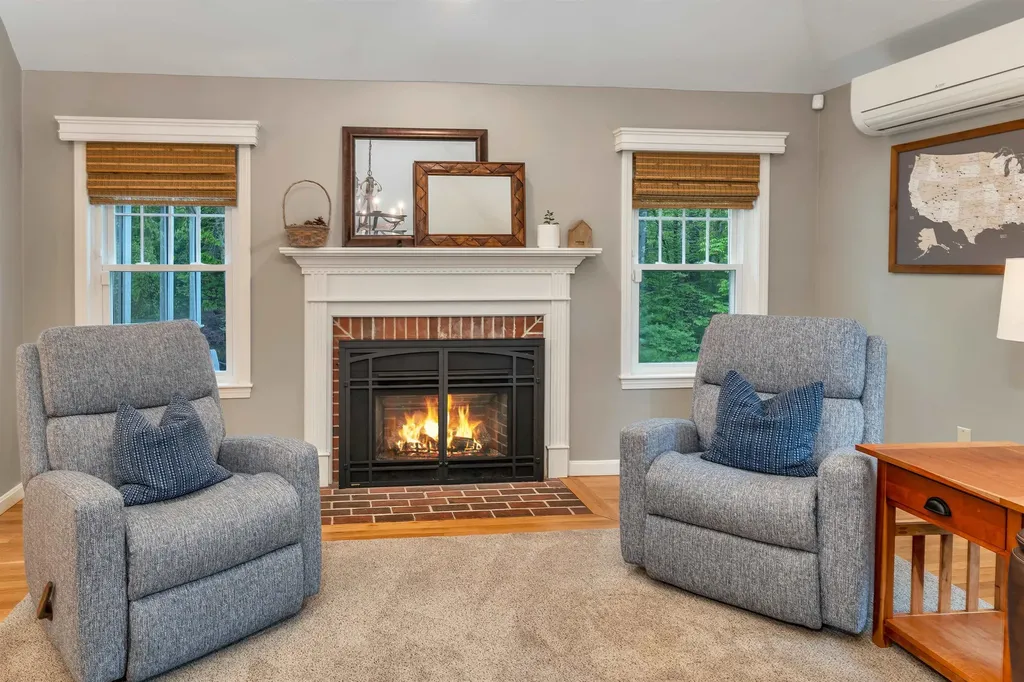 17 Harvard Lane Bedford NH 03110
