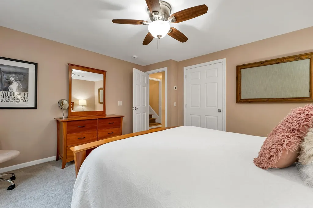 17 Harvard Lane Bedford NH 03110