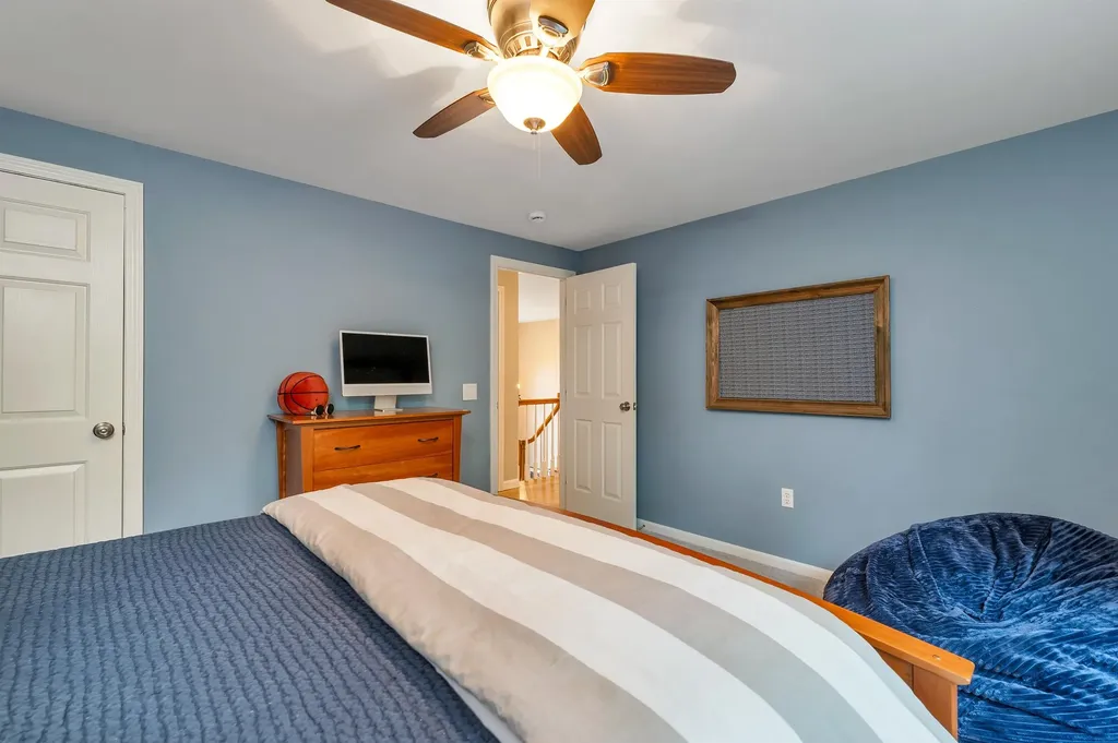17 Harvard Lane Bedford NH 03110