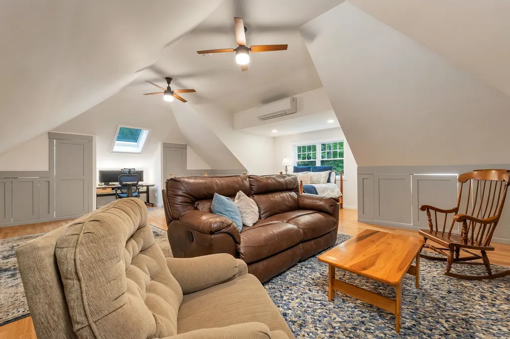 17 Harvard Lane Bedford NH 03110