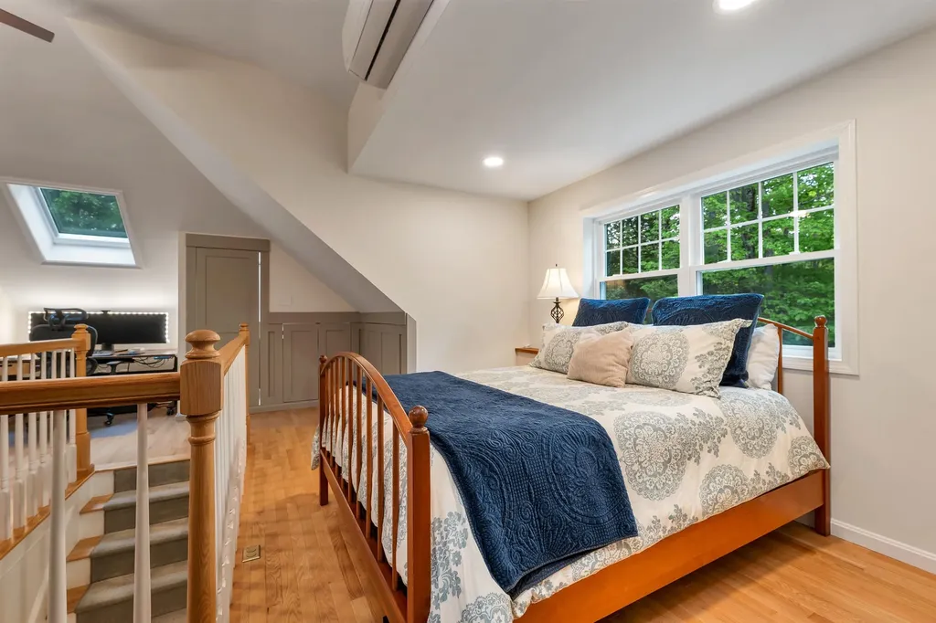 17 Harvard Lane Bedford NH 03110
