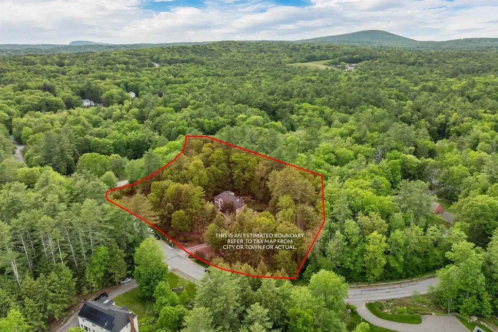 17 Harvard Lane Bedford NH 03110