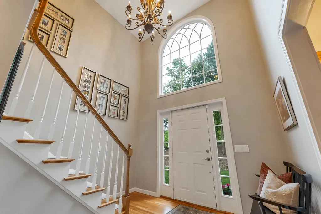 17 Harvard Lane Bedford NH 03110