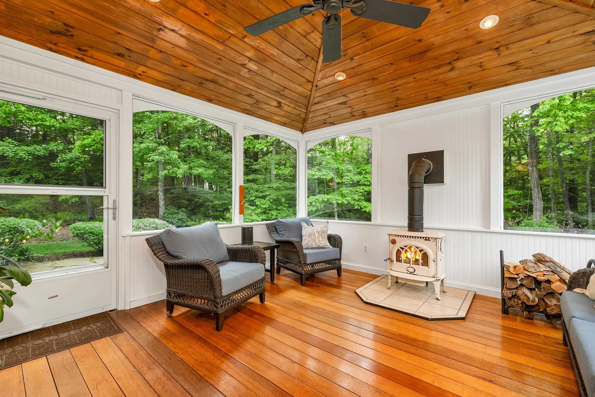 17 Harvard Lane Bedford NH 03110