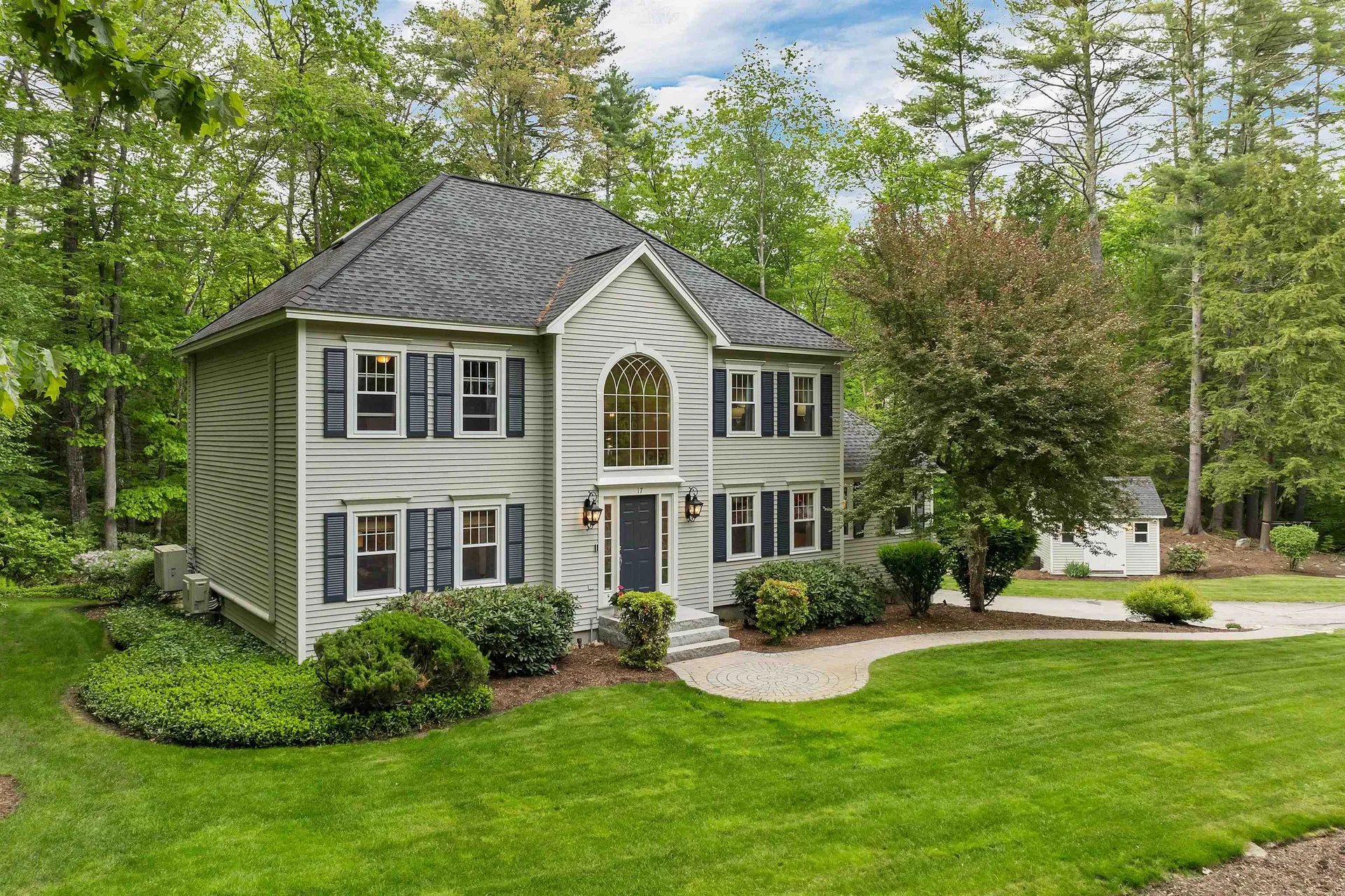 17 Harvard Lane Bedford NH 03110
