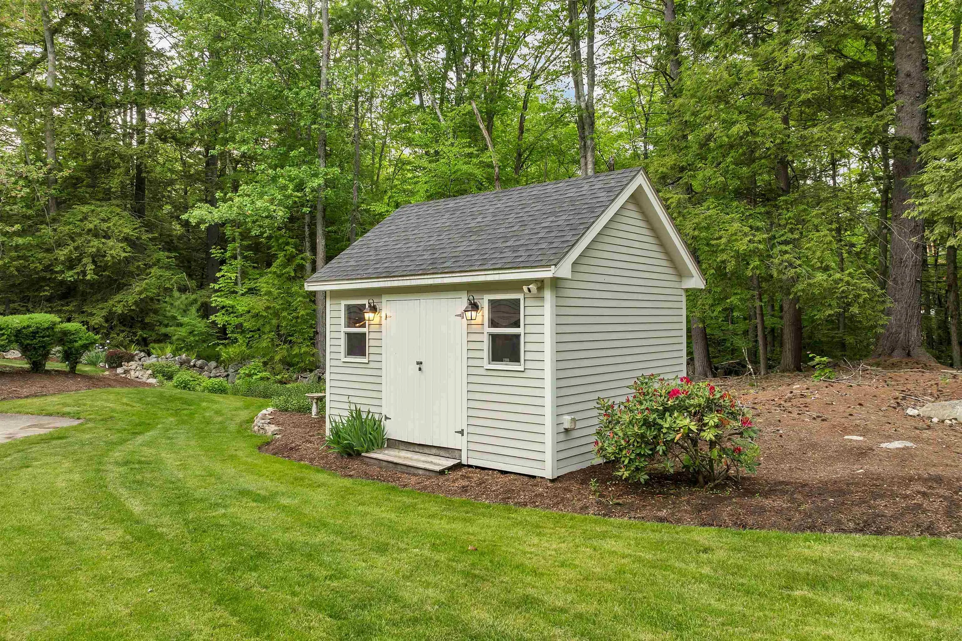 17 Harvard Lane Bedford NH 03110