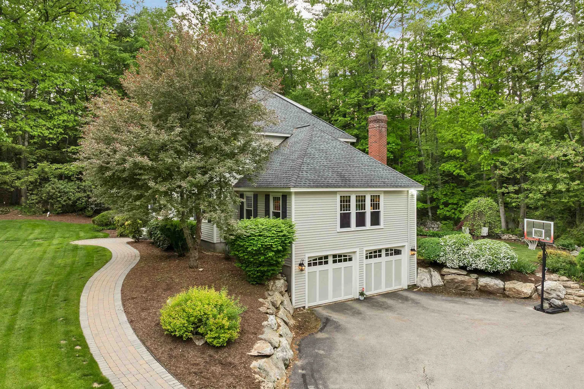 17 Harvard Lane Bedford NH 03110