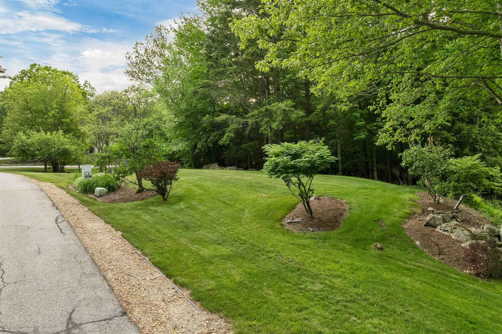 17 Harvard Lane Bedford NH 03110