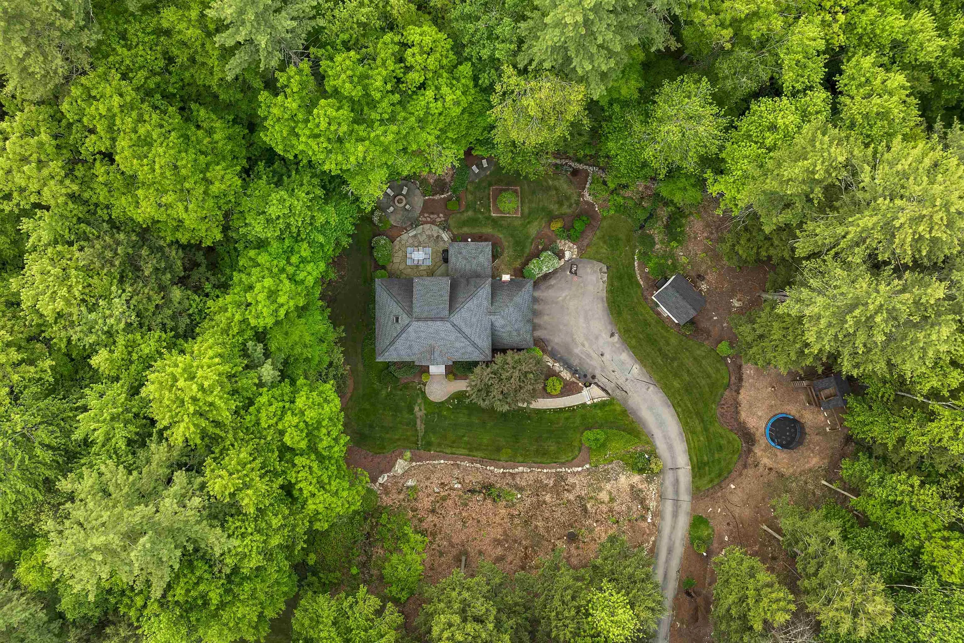 17 Harvard Lane Bedford NH 03110