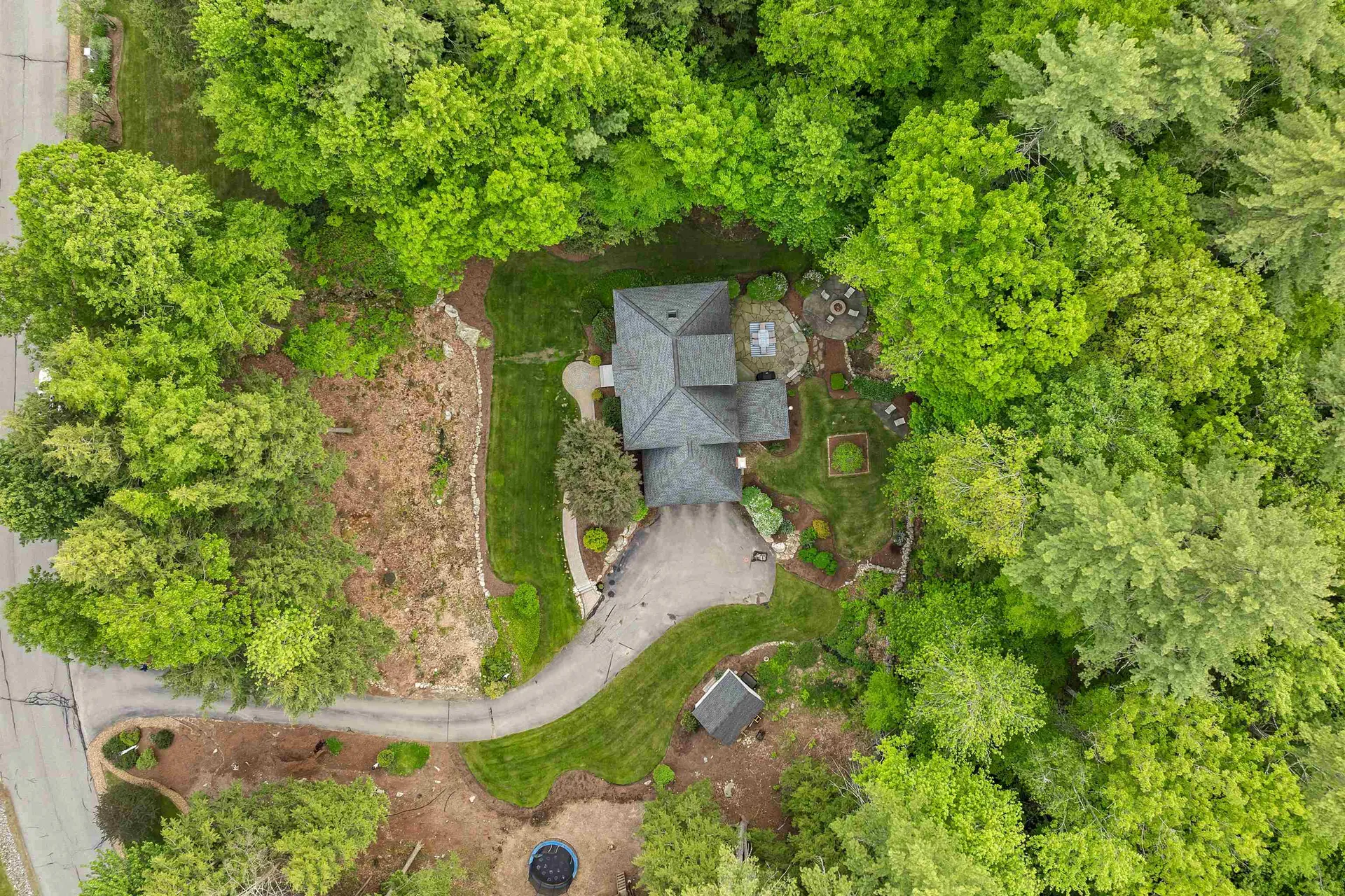 17 Harvard Lane Bedford NH 03110