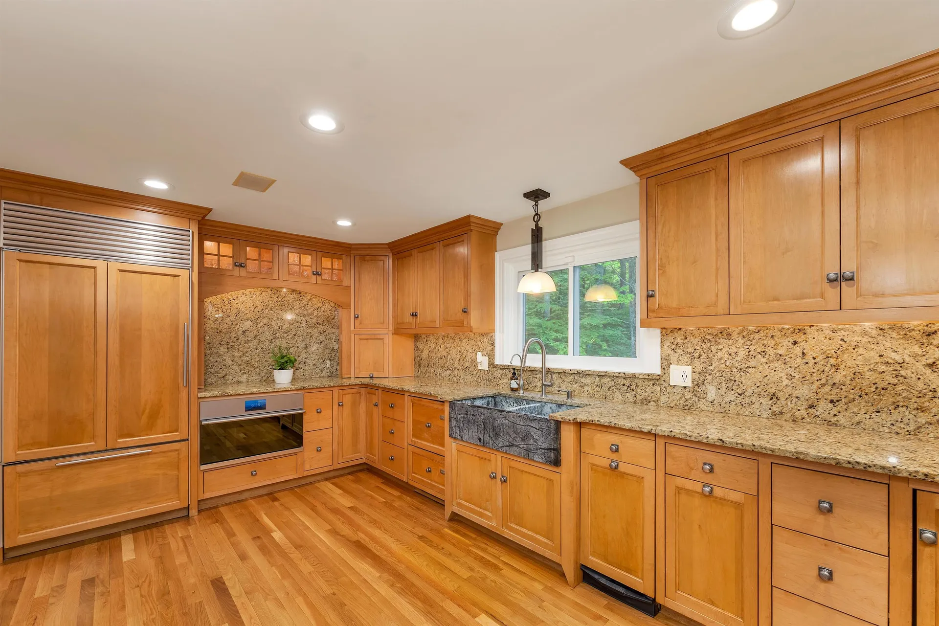 17 Harvard Lane Bedford NH 03110