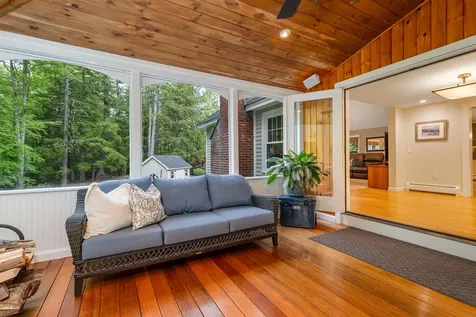 17 Harvard Lane Bedford NH 03110