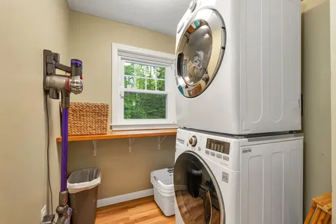 17 Harvard Lane Bedford NH 03110