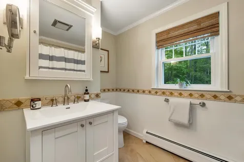 17 Harvard Lane Bedford NH 03110