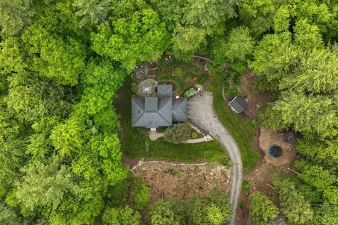 17 Harvard Lane Bedford NH 03110