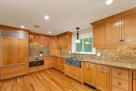 17 Harvard Lane Bedford NH 03110