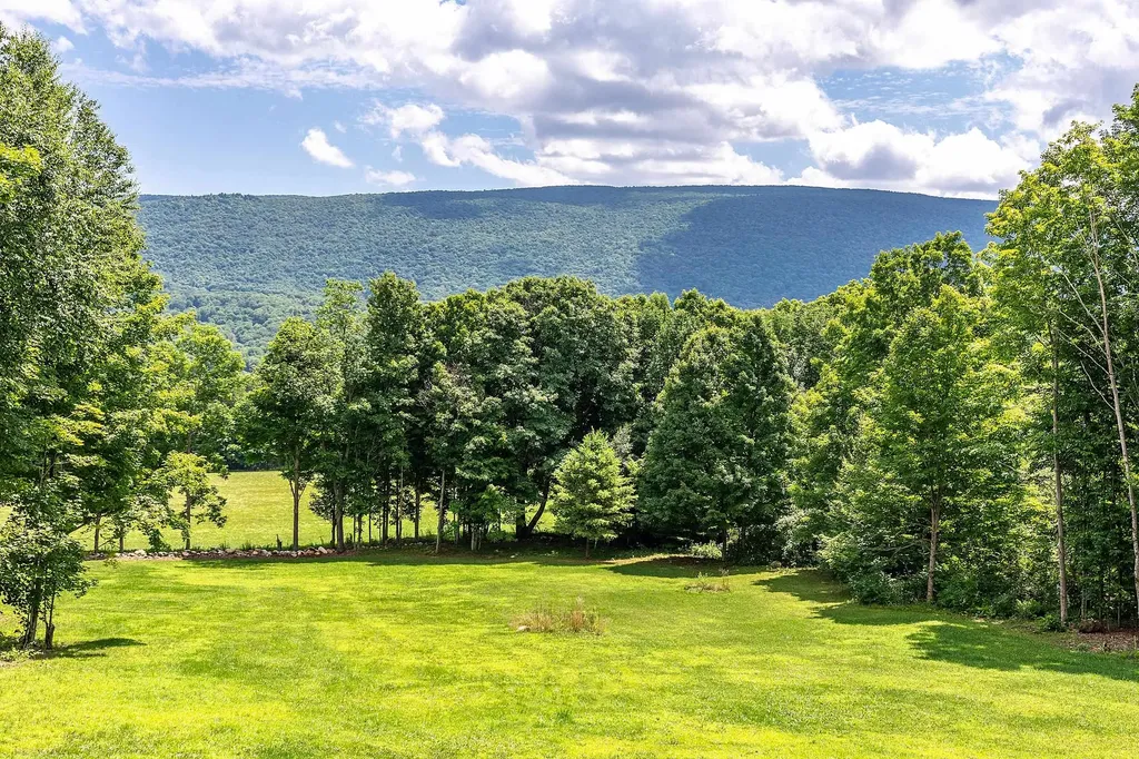129 Coventry Lane Manchester VT 05255