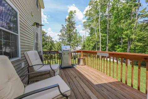 28 Sandybrook Drive Raymond NH 03077