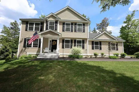 28 Sandybrook Drive Raymond NH 03077