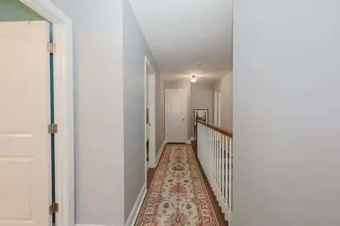 28 Sandybrook Drive Raymond NH 03077
