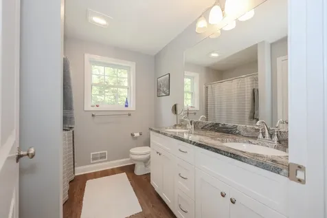 28 Sandybrook Drive Raymond NH 03077