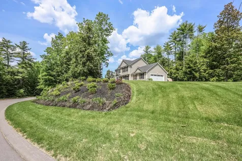 28 Sandybrook Drive Raymond NH 03077