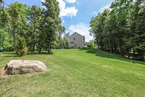 28 Sandybrook Drive Raymond NH 03077