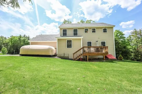 28 Sandybrook Drive Raymond NH 03077