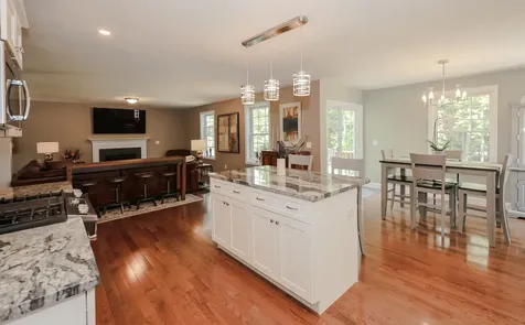 28 Sandybrook Drive Raymond NH 03077